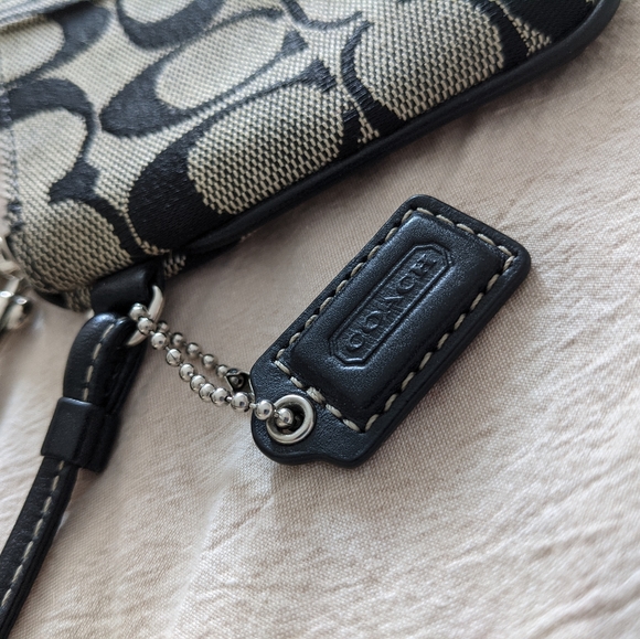 Coach Wristlet - Picture 3 of 4